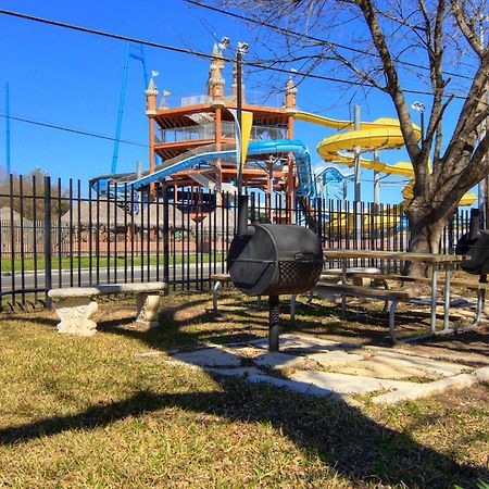 The Iron Cactus Condo On The Comal Cw C102 New Braunfels Exterior foto
