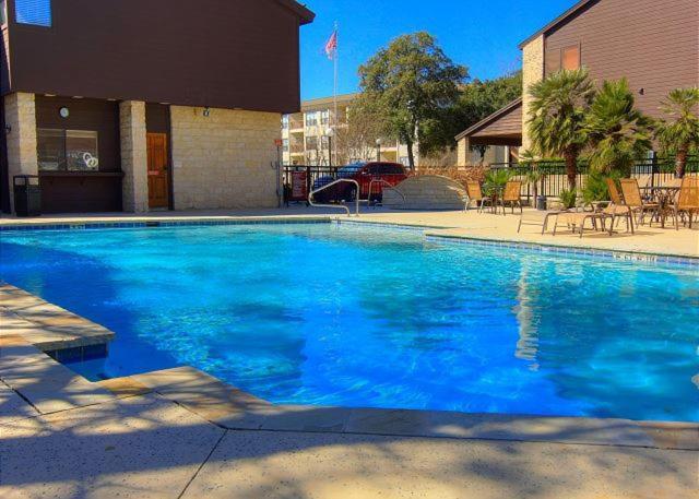 The Iron Cactus Condo On The Comal Cw C102 New Braunfels Exterior foto