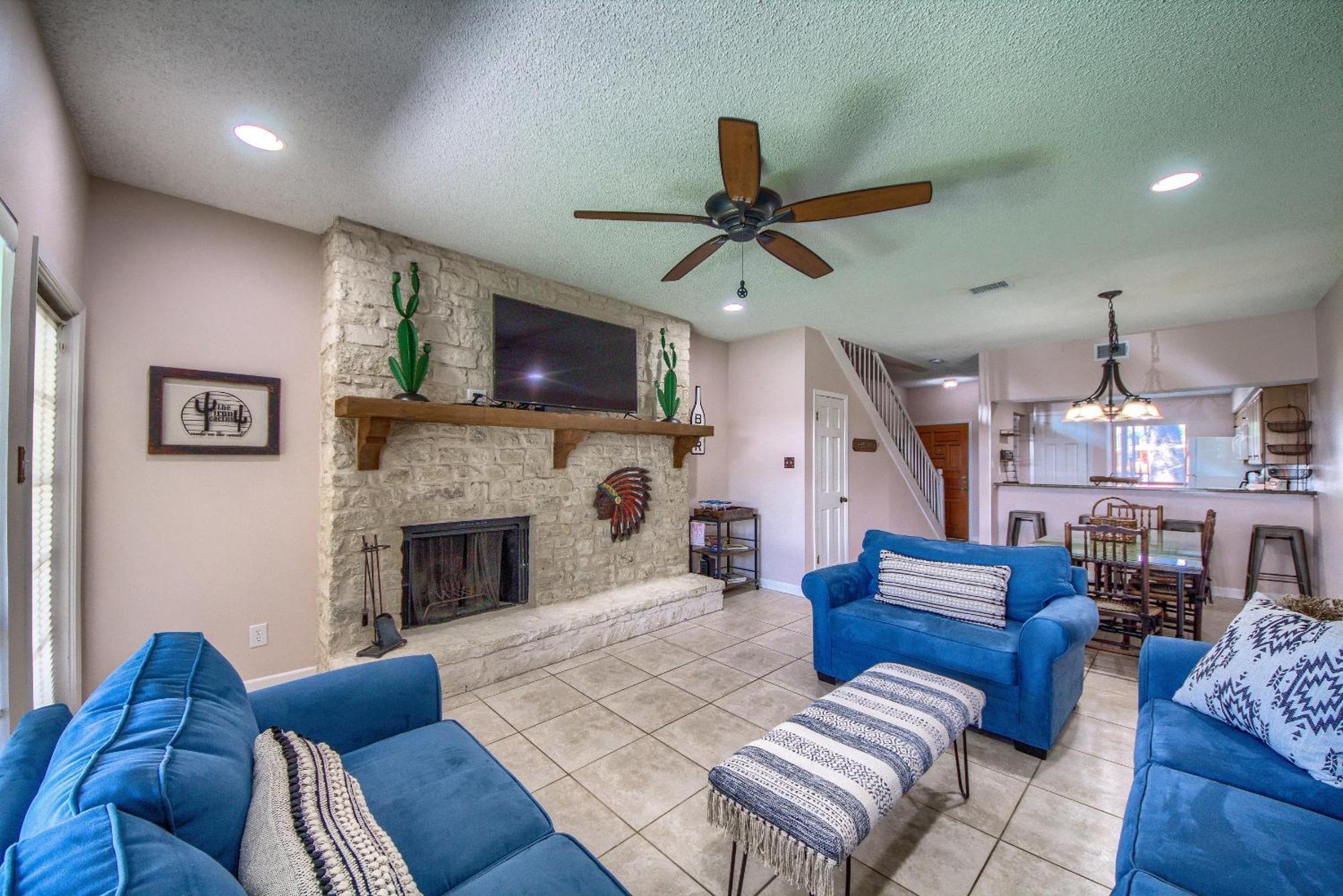 The Iron Cactus Condo On The Comal Cw C102 New Braunfels Exterior foto