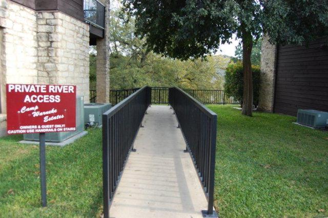The Iron Cactus Condo On The Comal Cw C102 New Braunfels Exterior foto