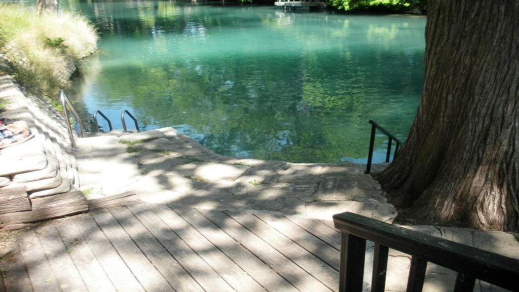 The Iron Cactus Condo On The Comal Cw C102 New Braunfels Exterior foto