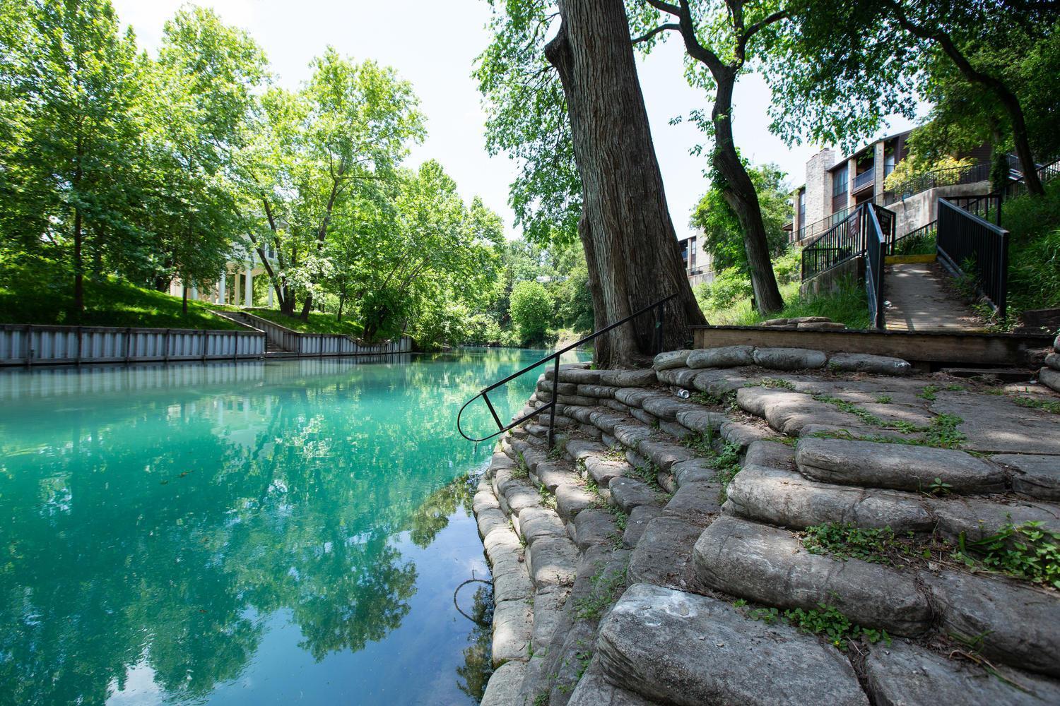 The Iron Cactus Condo On The Comal Cw C102 New Braunfels Exterior foto