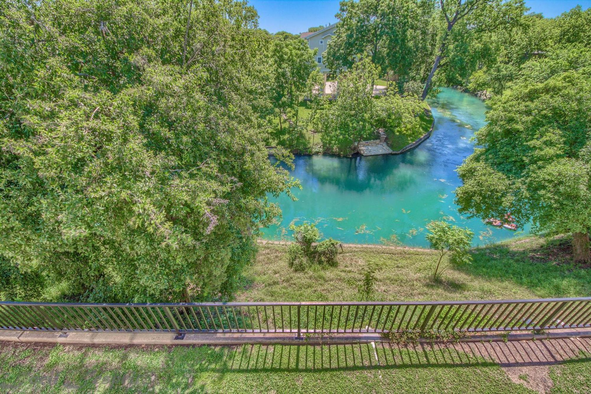 The Iron Cactus Condo On The Comal Cw C102 New Braunfels Exterior foto