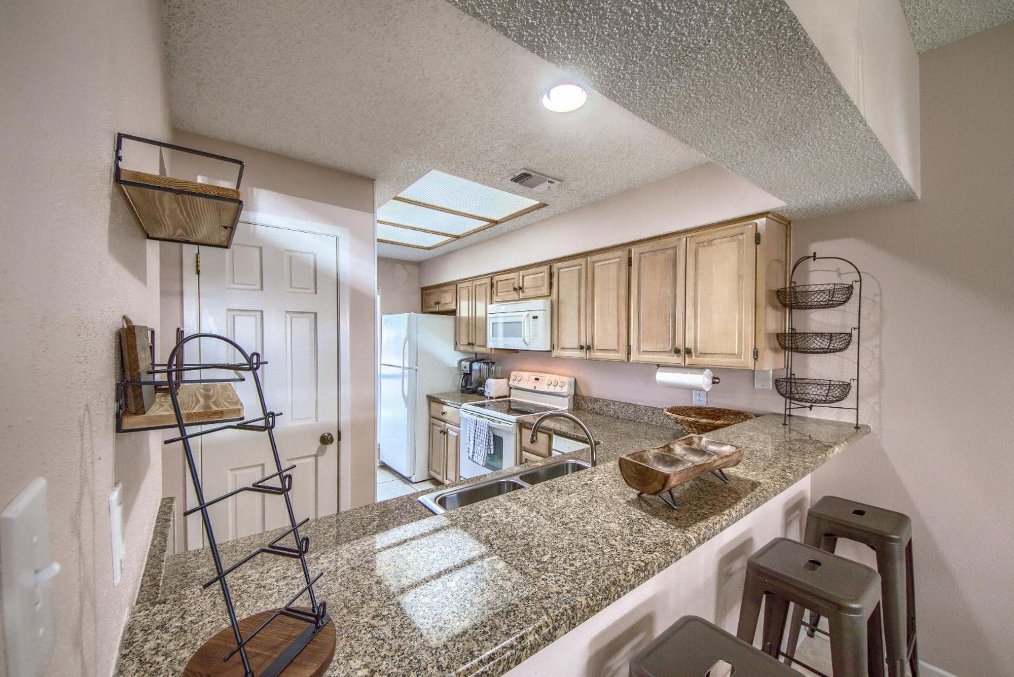 The Iron Cactus Condo On The Comal Cw C102 New Braunfels Exterior foto